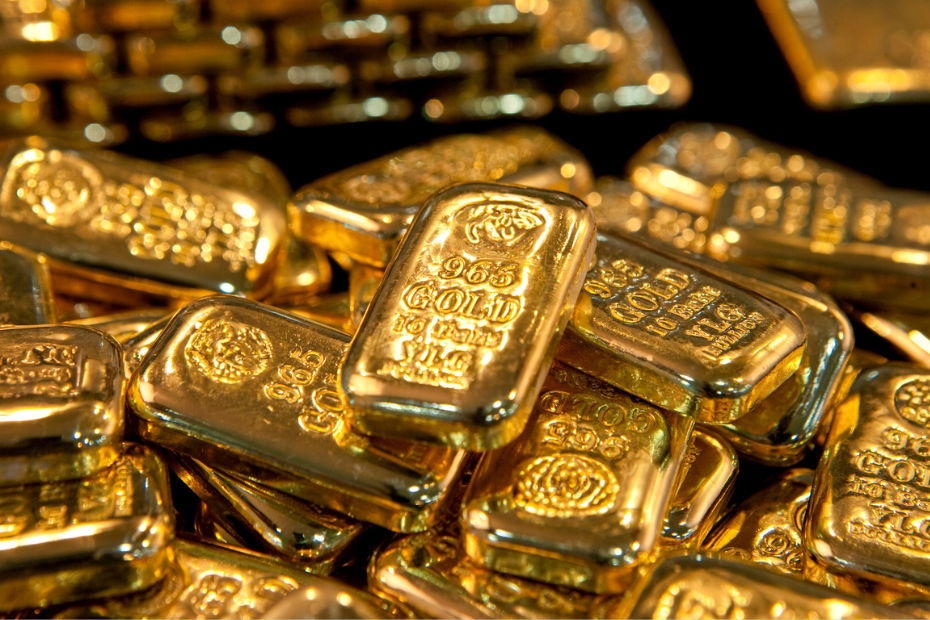 Gold slips from peak, but locks in strongest month since 2020