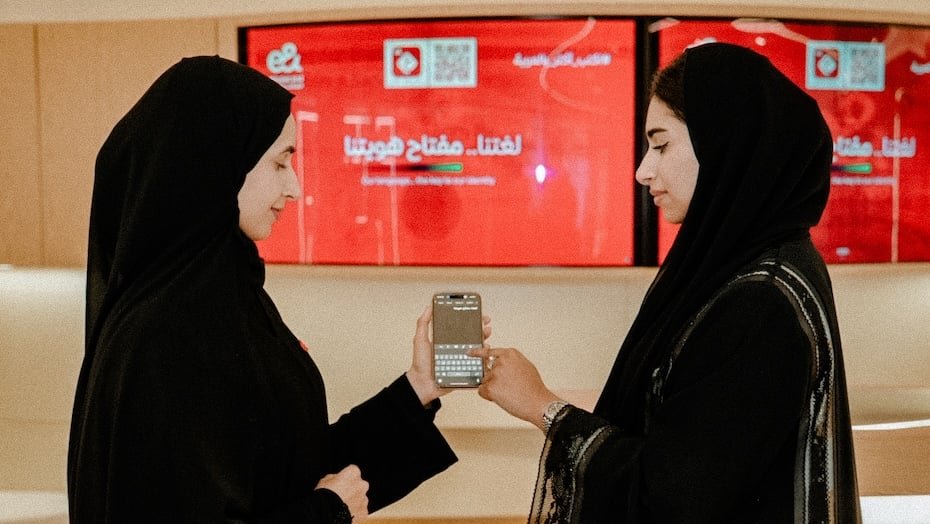 e& launches smart keyboard to encourage daily use of Arabic